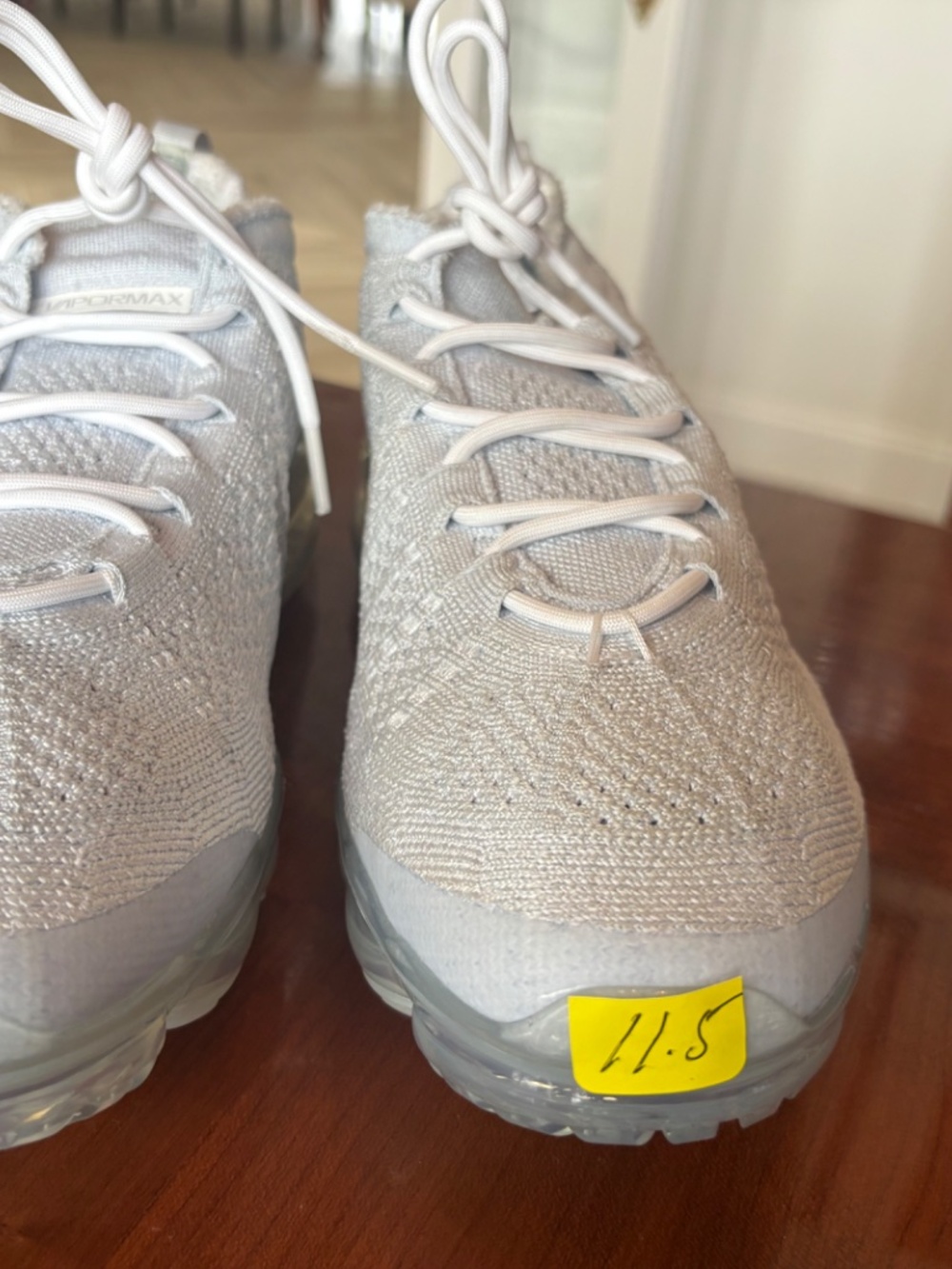 sneaker - Picture 7 of 9